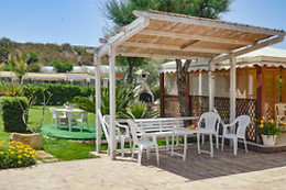 B&B Kamarina Land