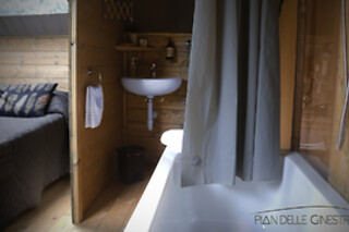 Soggiorno di due notti con colazione al Glamping Pian delle Ginestre in provincia di Livorno