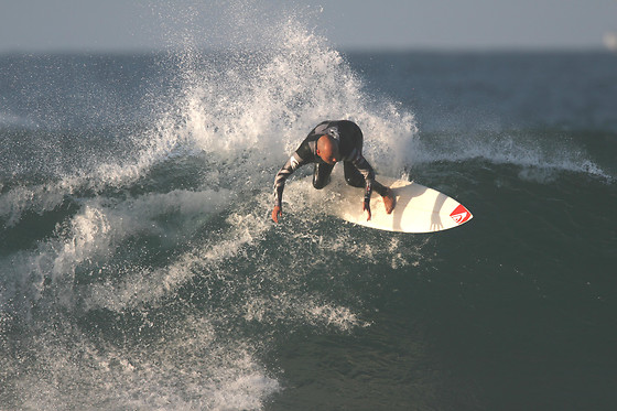 ESCUELA CÁNTABRA DE SURF - photo 3