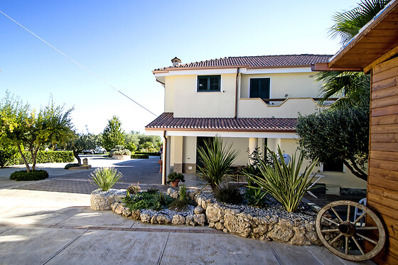 Villa Garden - photo 2