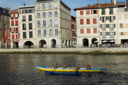 Pirogue & Surf
