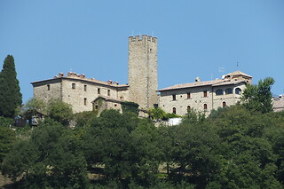 Due notti in camera Superior con vasca idromassaggio al Castello di Giomici in provincia di Perugia