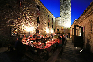 Due notti in camera Superior con vasca idromassaggio al Castello di Giomici in provincia di Perugia