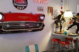 Restaurant Down Town