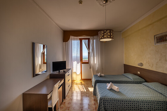 Hotel Cristallo - photo 0