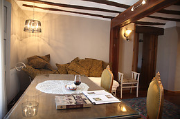 APARTAMENTOS VINO TINTO
