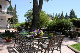 B&B Athena Garden