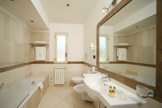American Hotel - photo 3