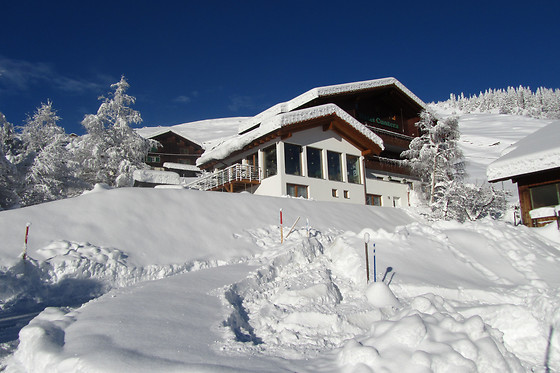 Hotel Cuntera - photo 5