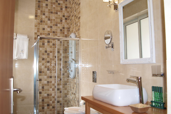 King Lodge - photo 3