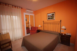 HOTEL EL PUENTE