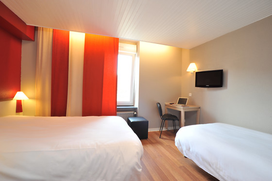Hotel The Originals Remiremont Arum - photo 1