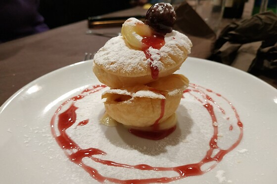 Cena tipica napoletana presso Mario Ostaria a Napoli