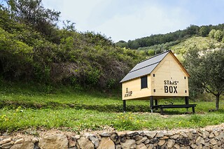 Soggiorno insolito di una notte con colazione presso StarsBOX Punta Mortola in provincia di Imperia