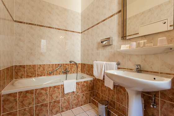 Hotel The Originals des Princes Strasbourg Centre - photo 9