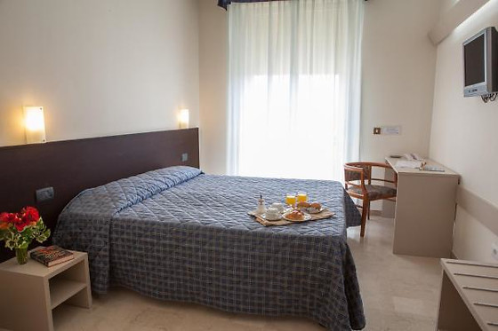 Auto Park Hotel - photo 2
